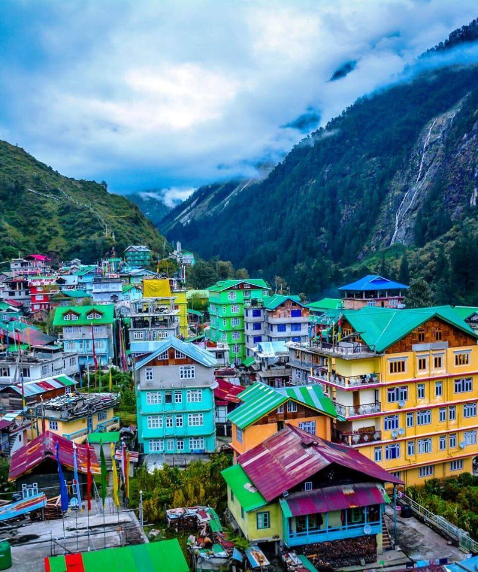 Lachung-City-In-between-the-Mountain-Ranges